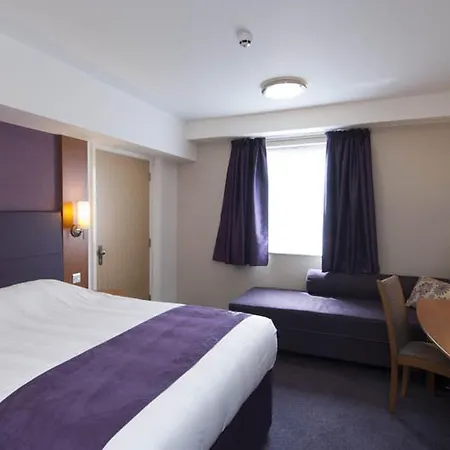 Premier Inn London Stansted Airport-2